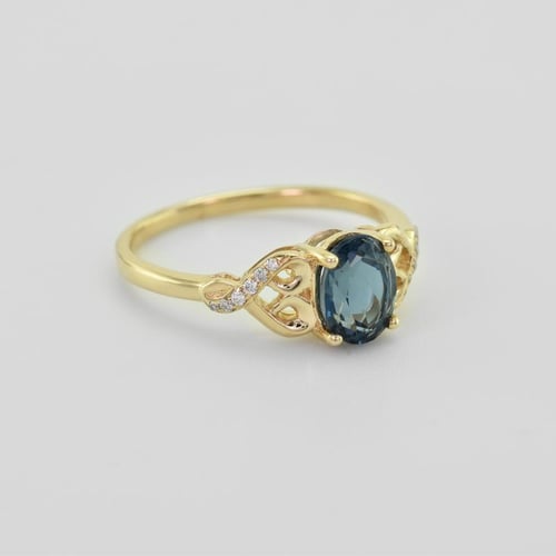 Goldener Topasring mit Diamanten Alanyse