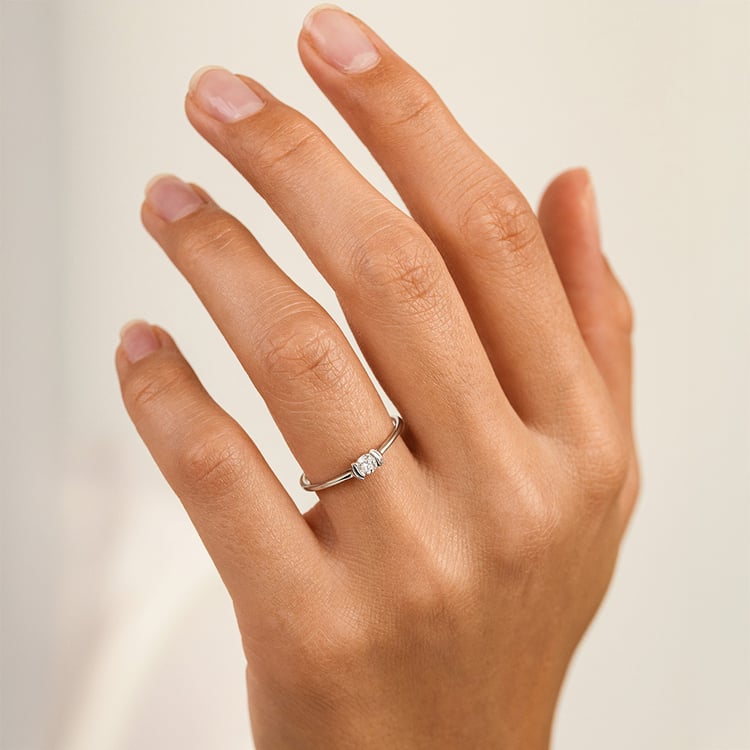 Minimalistischer Ring aus Gold mit Diamanten Otto 163140