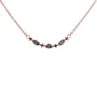 Halskette mit Salt and Pepper Diamanten in Marquise Form und Turmalinen Milli