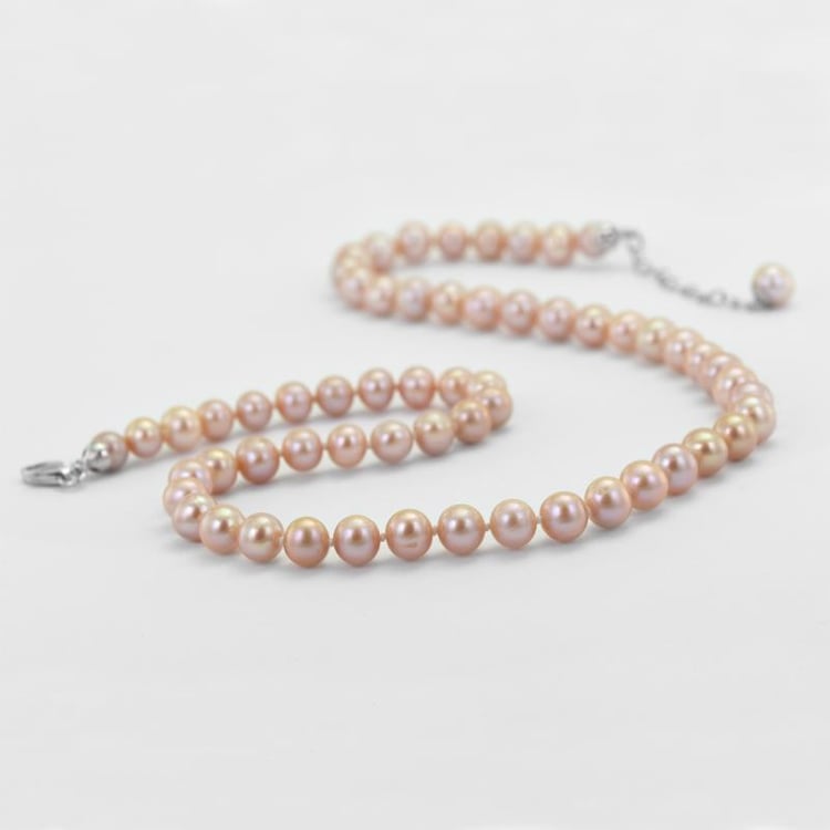 Silberne Halskette mit lavendelfarbenen Perlen Ermine 50830