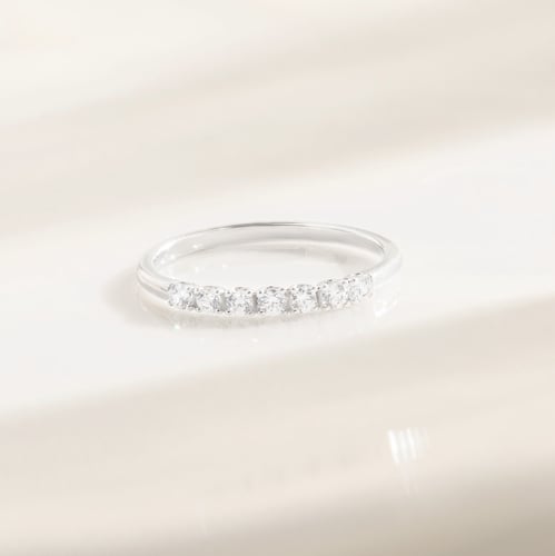 Goldener Memoryring mit Diamanten Rexanne