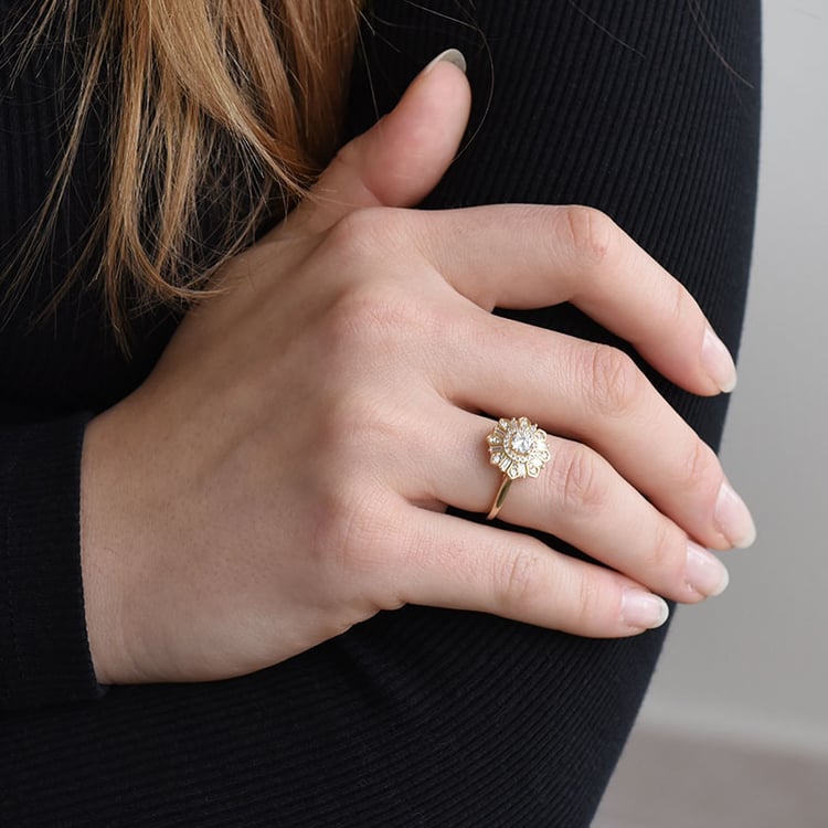 Ring mit Diamanten in Blumenform Buck 90000