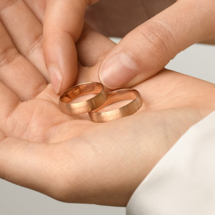 Abgerundete Eheringe aus Gold Ebie 156841