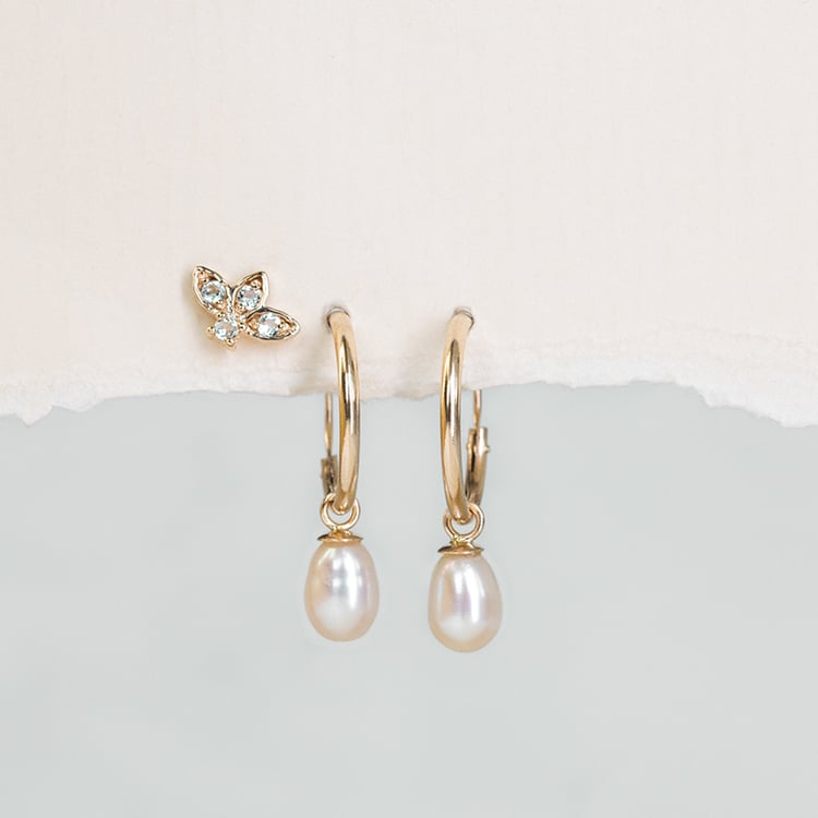 Goldene Hängeohrringe mit Perlen Margo 123007