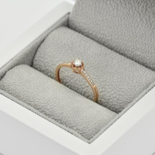 Ring mit seitlichen Diamanten Plautine