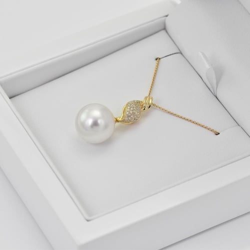 Anhänger mit Diamanten Golya
