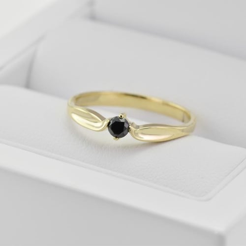 Verlobungsring mit schwarzem Diamant Amrusha