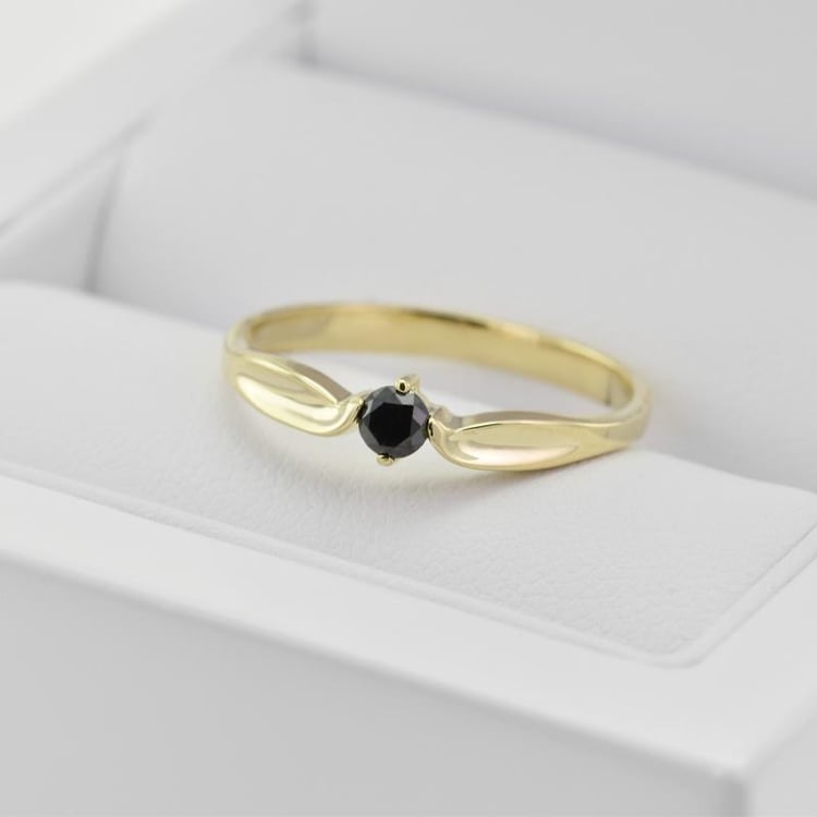 Ring mit schwarzem Diamant 19574