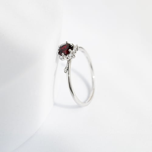 Cluster Verlobungsring mit böhmischem Granat und Diamanten Rosa