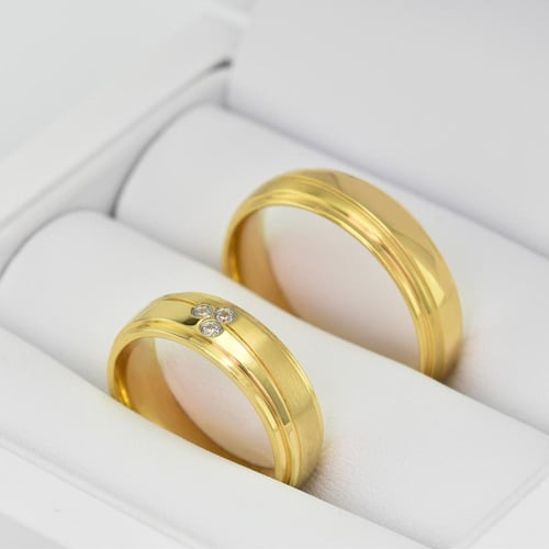 Goldene Trauringe mit Diamanten Eloy