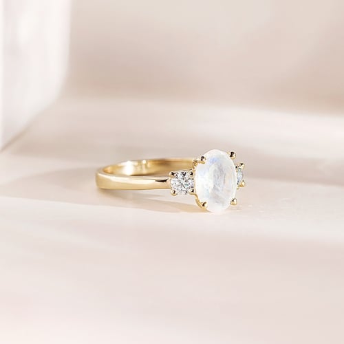 Goldring mit Mondstein und Moissanit Letty