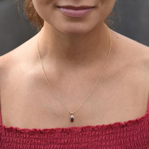 Granat in Goldanhänger mit Diamanten Electrah
