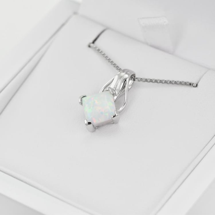 Silberkette mit Opal in Prinzess-Schliff in Eppi-Geschenkbox 18973