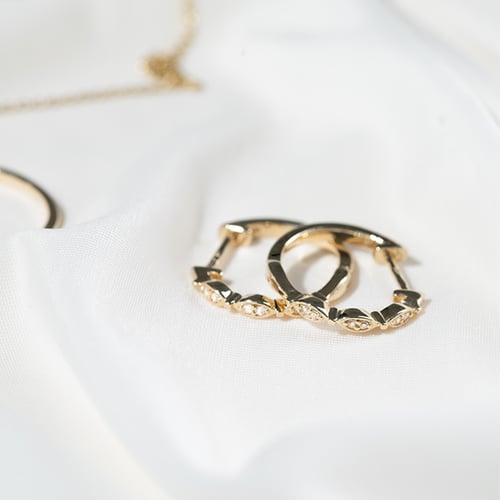 Silberne kreisförmige Ohrringe mit Lab Grown Diamanten Wontisa