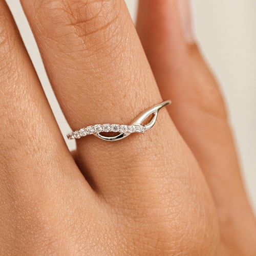 Atypischer Ring aus Gold mit Diamanten Joel