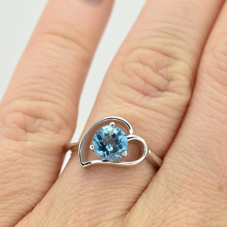 Ring mit Topas 11056