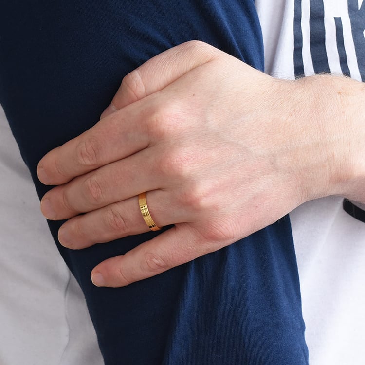 Zarte goldene Ringe mit Diamanten Mireia 77084