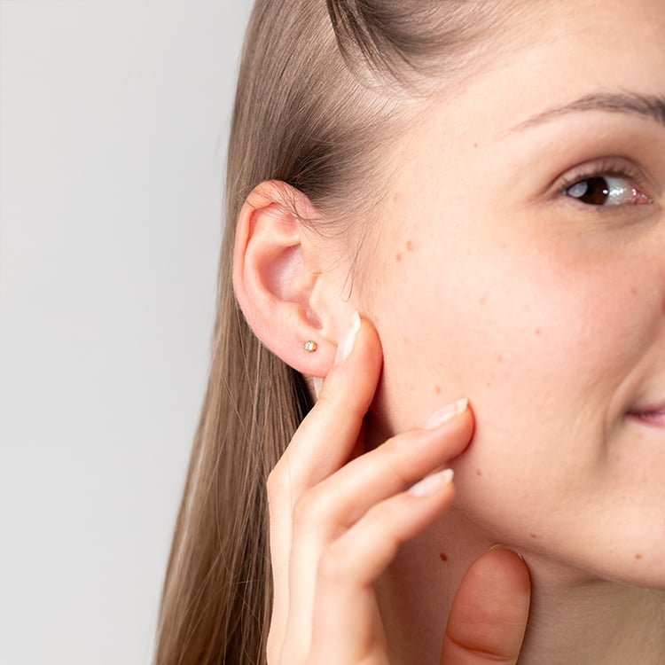 Silberne Ohrstecker mit Lab Grown Diamanten in Bezelfassung Tofine 150318