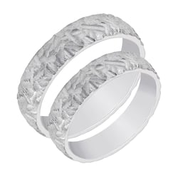 Mattgoldene Trauringe mit Relief Veste