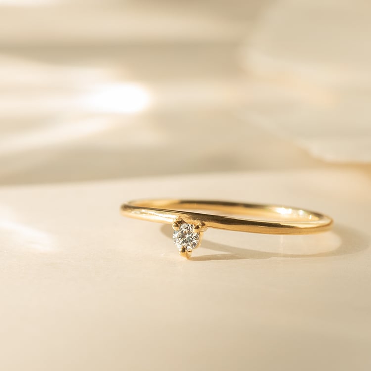 Minimalistischer silberner Ring mit einem Lab Grown Diamant Lyric 139011