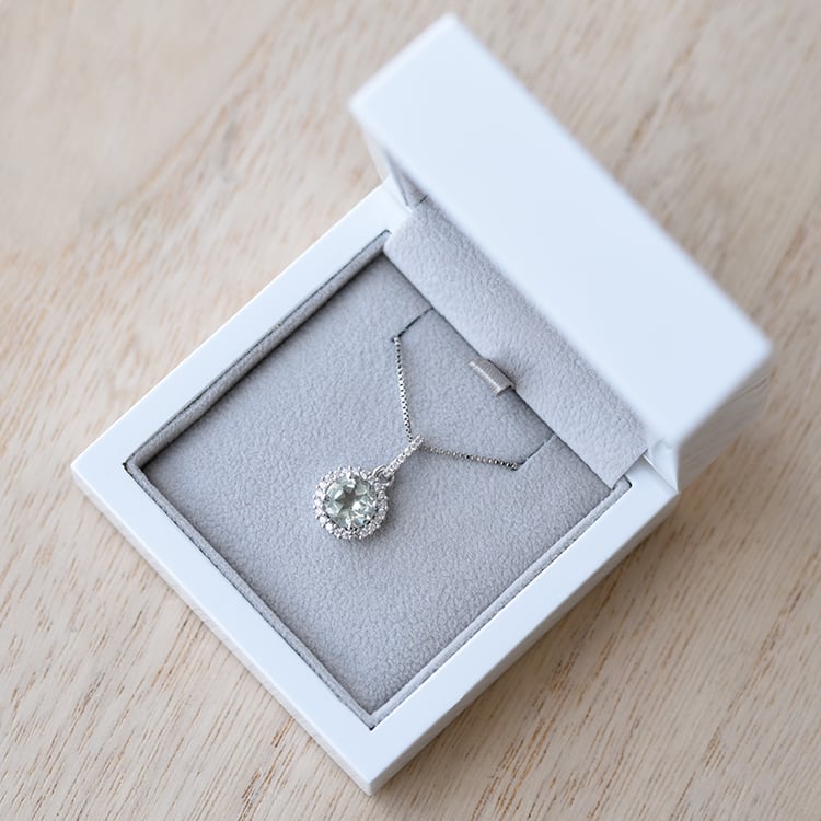 Silberne Halo-Anhänger mit grünem Amethyst und Zirkonia Atia 60360