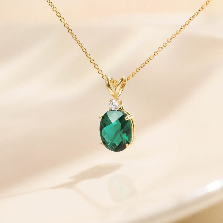 Goldener Anhänger mit Lab Grown Smaragd Marta 165043