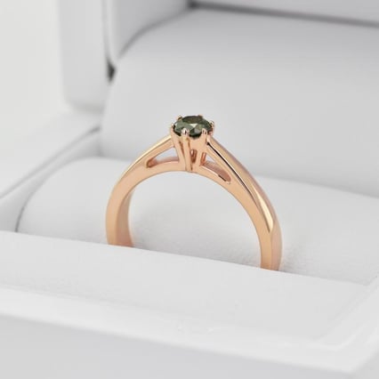 Verlobungsring mit grünem Diamant Sati