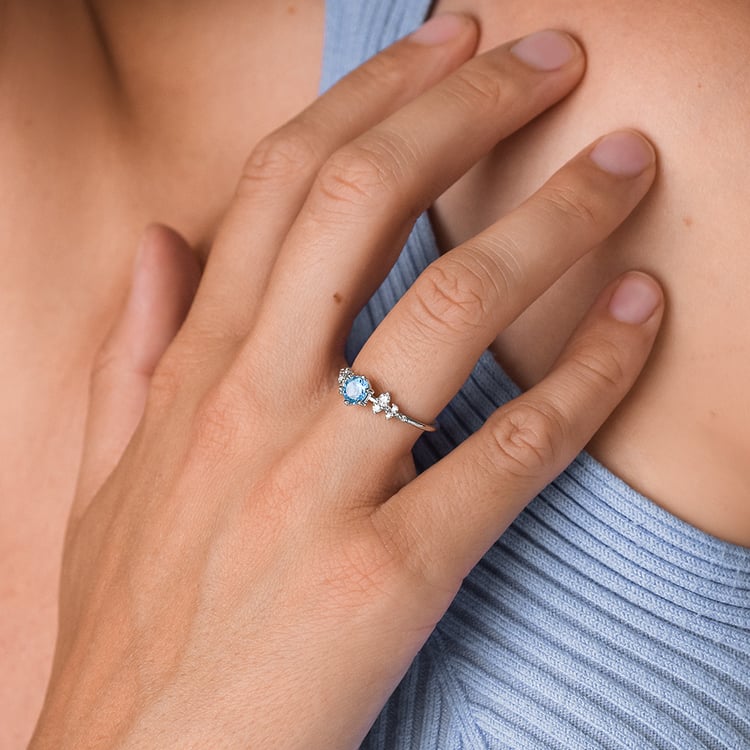 Verlobungsring mit Schweizer Topas und Diamanten Olha 156522