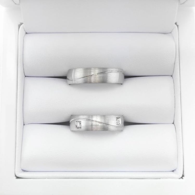 Trauring mit Diamanten 11150