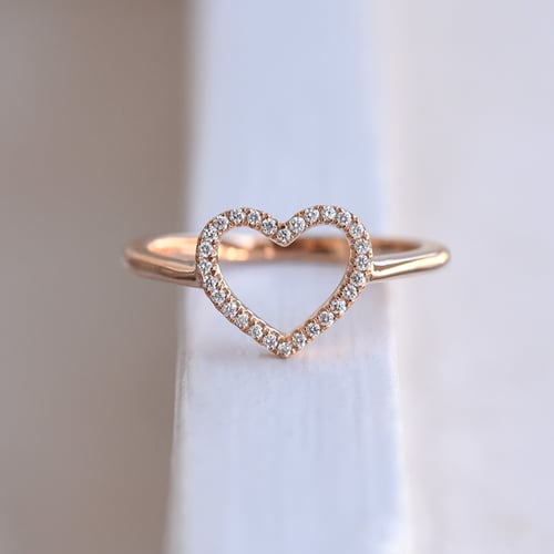 Romantischer Ring mit Diamanten Luice