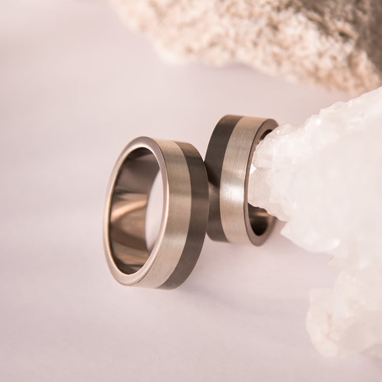 Eheringe aus Titan und Gold Buster 107522