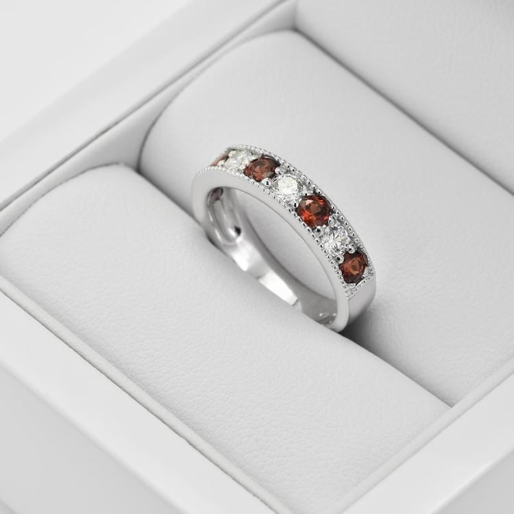 Silberner Eternity-Ring mit Granaten Ednah 31846