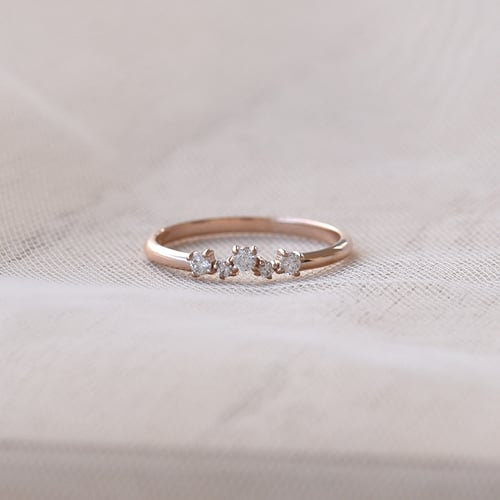 Goldener Verlobungsring mit Diamanten Blanka