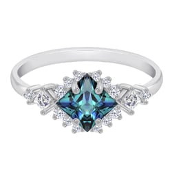 Verlobungsring mit Alexandrit und Moissaniten Medrie