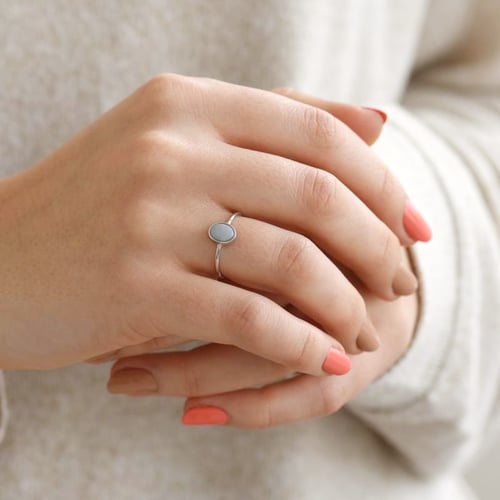 Minimalistischer Goldring mit ovalen Opal Plaire