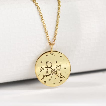 Anhänger Der Kleine Prinz mit Fuchs und Gravur aus Gold