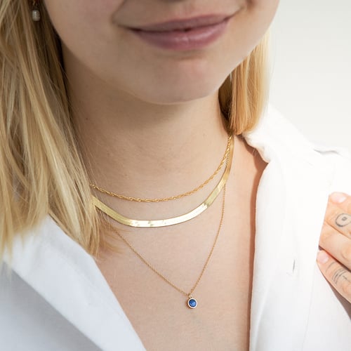Kettenanhänger in Gold mit blauem Opal Renny