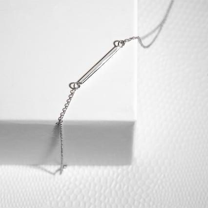 Silbernes minimalistisches Armband Bar