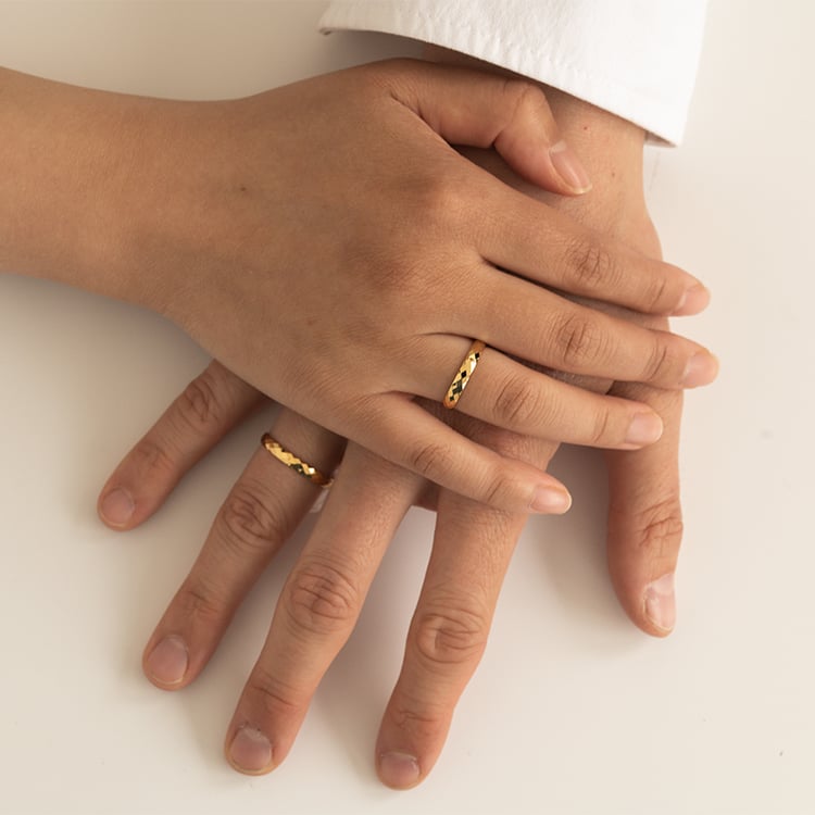 Goldene Eheringe mit Muster Julito 121671