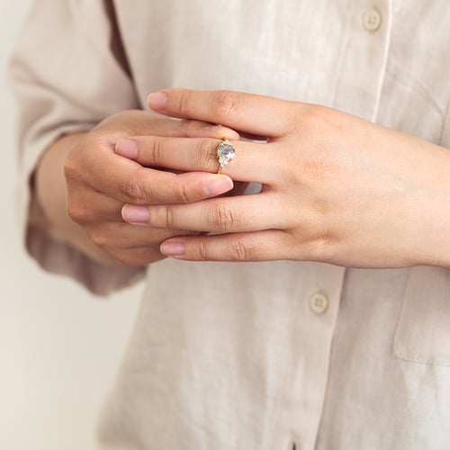Ring mit grauen Salt and Pepper Diamant Agathe