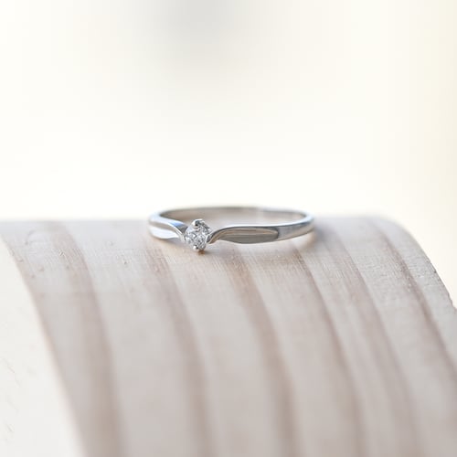 Verlobungsring mit Diamant Amrusha
