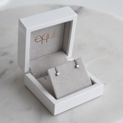Silberne Ohrstecker mit Lab Grown Diamanten und Auswahl des Karatgewichtes Roth