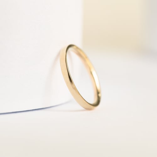Flache Eheringe aus Gold Ilah