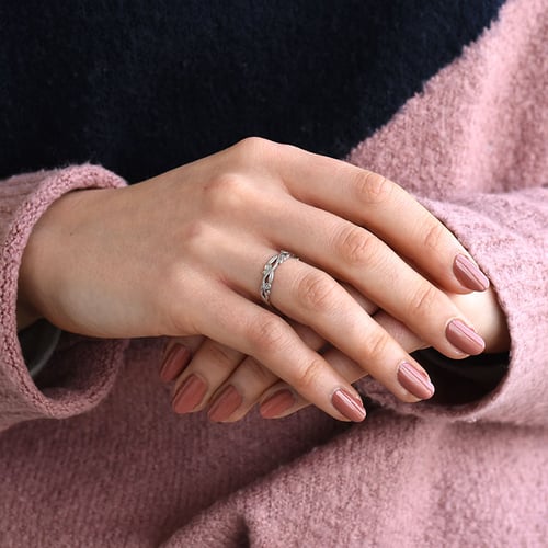 Eheringe aus Ring mit Lab Grown Diamanten und einem flachen Ring Emery