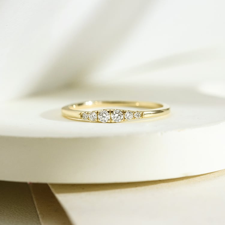 Minimalistischer Ring aus Silber mit Diamanten Ingvar 161938