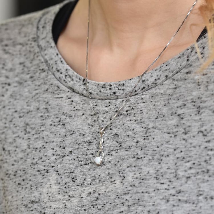 Silberner Anhänger mit weißem Opal Kaia 27930