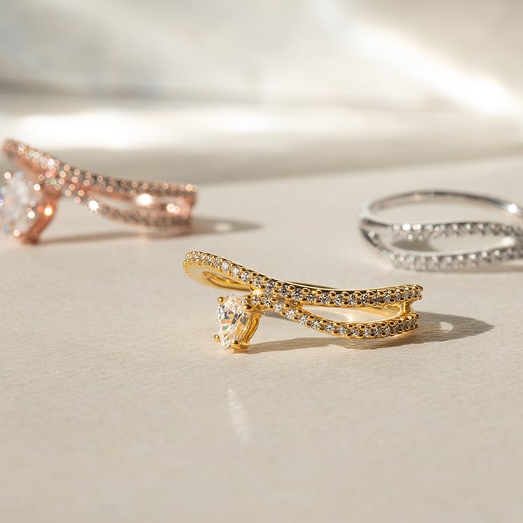 Unkonventioneller Verlobungsring mit Diamanten Reptie 138363