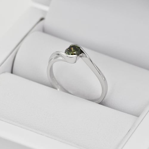 Goldener Verlobungsring mit grünem Diamant Yadu
