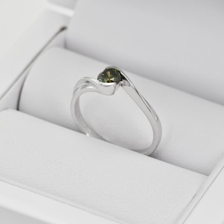 Ring mit rundem Diamant 27176