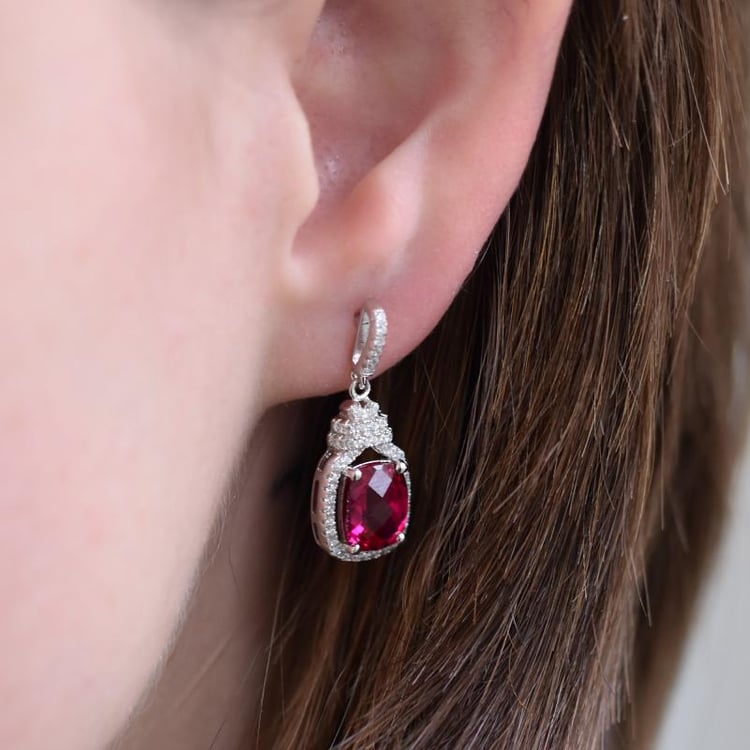 Silberne Ohrringe mit Rubinen 26914